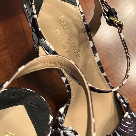 Kate Spade Black & White Print Ankle Strap Block Heel Bow Sandals(Size 11B) - Picture 7 of 10
